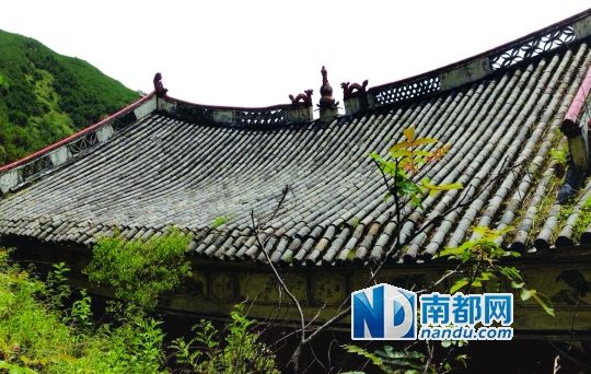 　照光寺在致歉微博中稱，該寺位于蒼山之上，年久失修，且沒有防火通道。