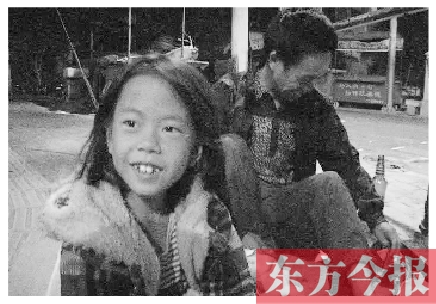 9歲的張玉婷正是貪玩的年齡 4天前非要纏著父親來鄭州賣瓜