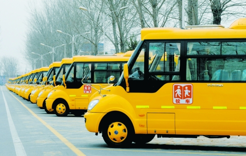 河南部分校車擬設(shè)“政府保障” 校車司機(jī)須滿足六條件