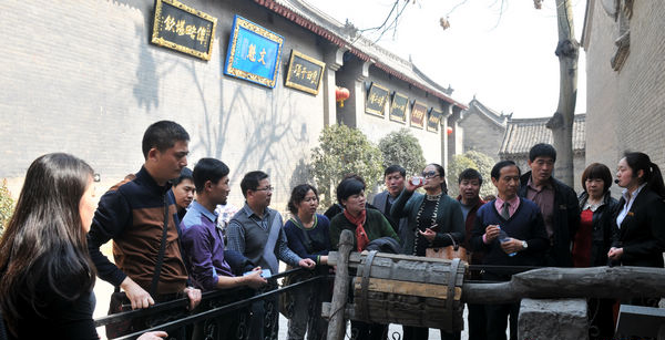 康百萬莊園、杜甫故里景區(qū)迎江蘇旅游踩線團(tuán)