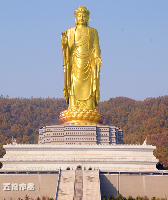 賞杜鵑禮大佛沐神湯 來(lái)堯山景區(qū)渡美麗假期