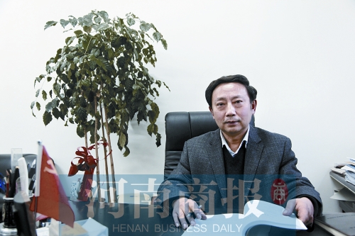 鄭州市人社局副局長(zhǎng)張偉 河南商報(bào)記者 王春勝/攝