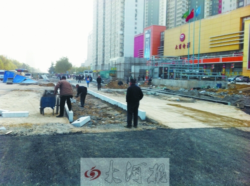 地鐵1號(hào)線桐柏路站道路施工現(xiàn)場(chǎng)