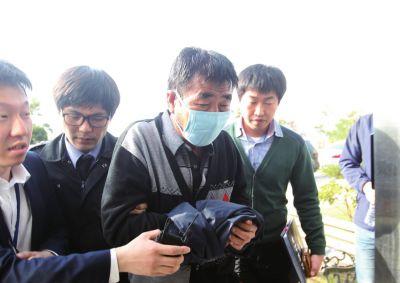 　4月19日，“歲月”號船長李俊錫被正式逮捕資料圖片。