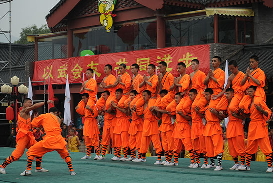 開幕式前精彩的武術(shù)表演