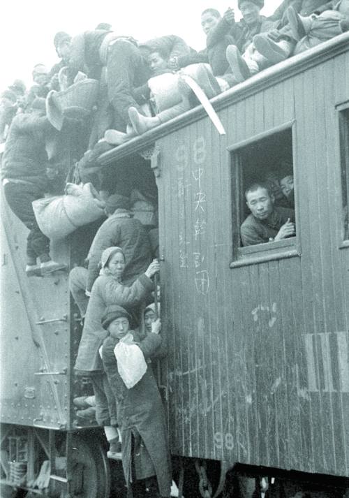 1942年難民扒火車的場景