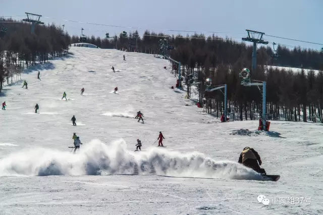 10歲男童滑雪墜崖身亡 滑雪場內(nèi)無監(jiān)控引家屬質(zhì)疑