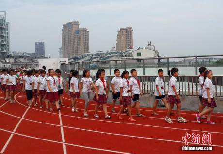 浙江天臺一小學(xué)建成“空中操場”