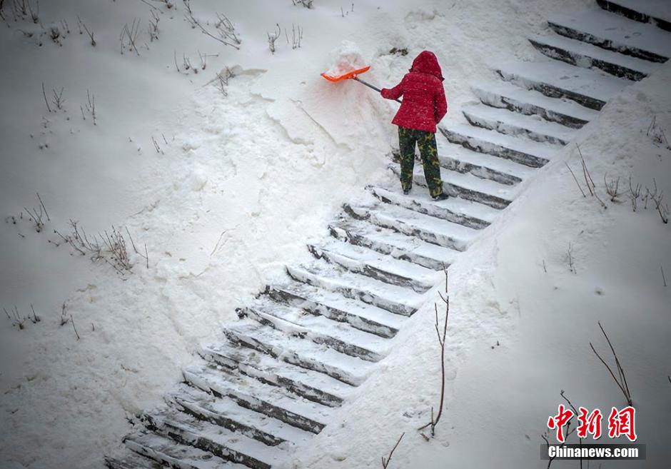 烏魯木齊大雪紛飛30小時 重回