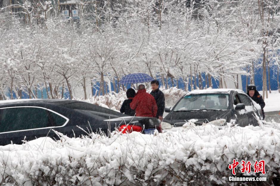 烏魯木齊大雪紛飛30小時 重回