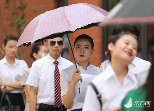 上海千名俊男靚女應(yīng)聘空乘