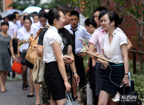 上海千名俊男靚女應(yīng)聘空乘