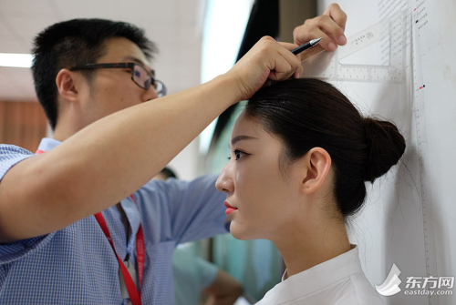 上海千名俊男靚女應(yīng)聘空乘