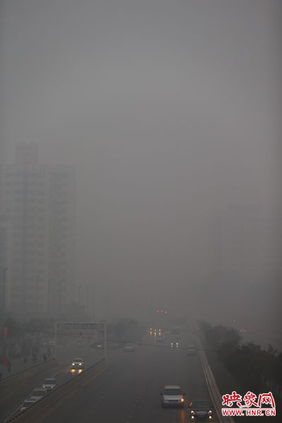 霧霾天氣給交通通行帶來很多麻煩