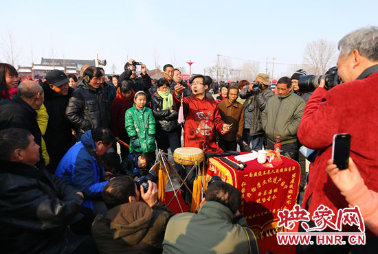 第九屆寶豐馬街書(shū)會(huì)精彩開(kāi)鑼 1500余名民間藝人獻(xiàn)藝