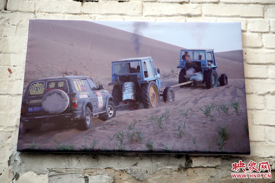 賽車的世界、更是男人的世界。圖為部分參展攝影作品。