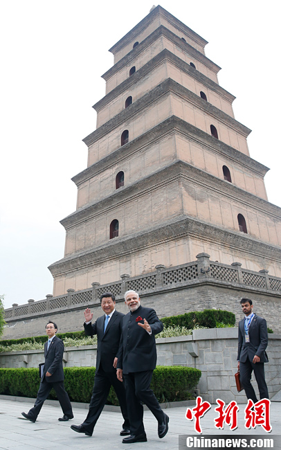 習近平陪同印度總理莫迪參觀西安大慈恩寺