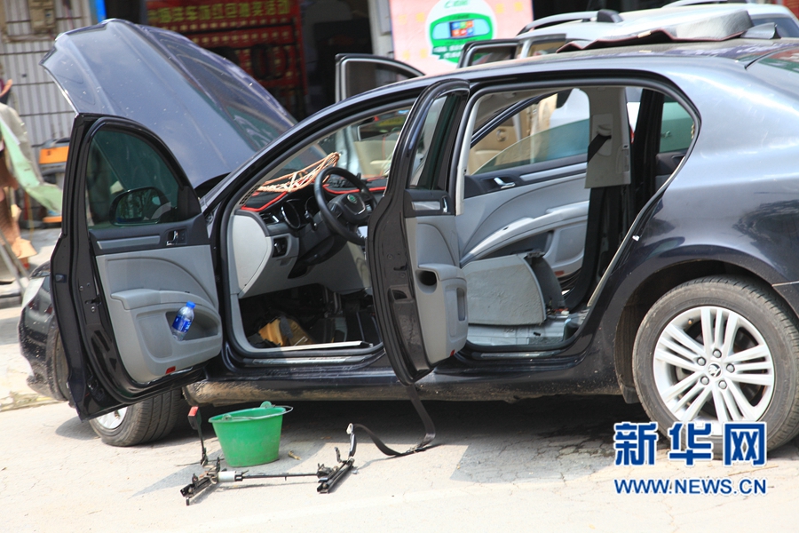 大雨過后艷陽天  新鄉(xiāng)車主晾曬忙