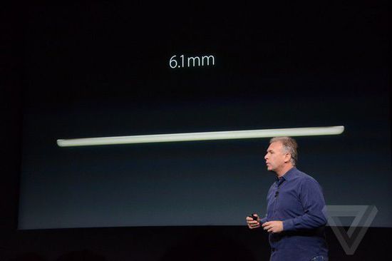 iPad Air 2厚度僅有6.1mm（圖片來(lái)自theverge）