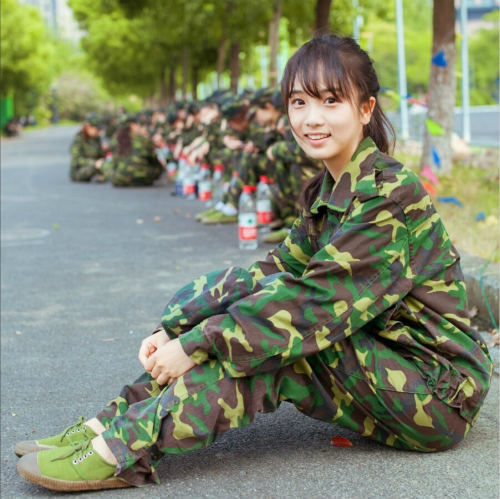 浙大軍訓女神曝光