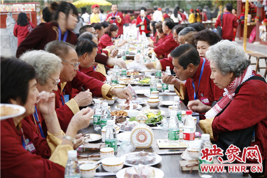 “節(jié)·會(huì)”期間的清明上河園喜事一串串