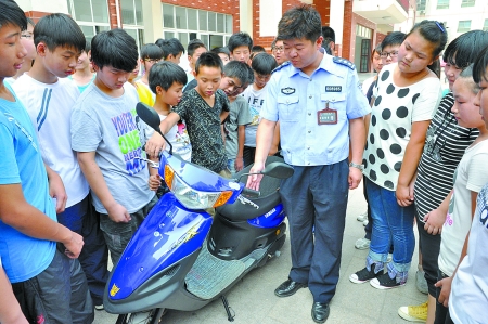 不滿18歲騎摩托車將會被拘留