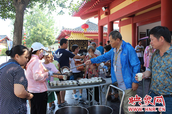 冰鎮(zhèn)綠豆水