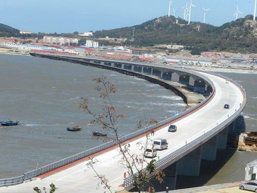 山東首座海島跨海大橋建成通車。（資料圖）